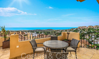 Precioso ático doble con vistas al mar en venta en un complejo de 5 estrellas en Nueva Andalucía, Marbella 66649 