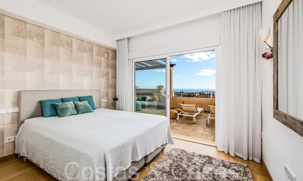 Precioso ático doble con vistas al mar en venta en un complejo de 5 estrellas en Nueva Andalucía, Marbella 66677