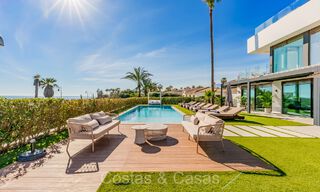 Se vende villa de diseño ultramoderna en primera línea de playa, New Golden Mile, Marbella - Estepona. 72250 