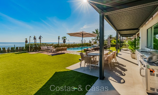 Se vende villa de diseño ultramoderna en primera línea de playa, New Golden Mile, Marbella - Estepona. 72260 