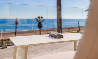 Se vende villa de diseño ultramoderna en primera línea de playa, New Golden Mile, Marbella - Estepona. 72268 