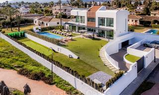 Se vende villa de diseño ultramoderna en primera línea de playa, New Golden Mile, Marbella - Estepona. 72279 