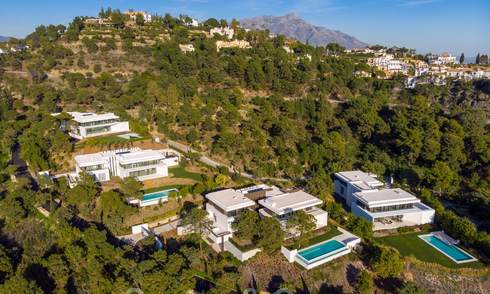 Villa de lujo contemporánea con vistas al mar en venta, en una urbanización exclusiva en Benahavis - Marbella 21656