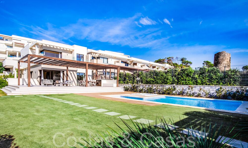 Nueva villa de lujo en primera línea de playa en venta en un exclusivo complejo, New Golden Mile, Marbella 69845