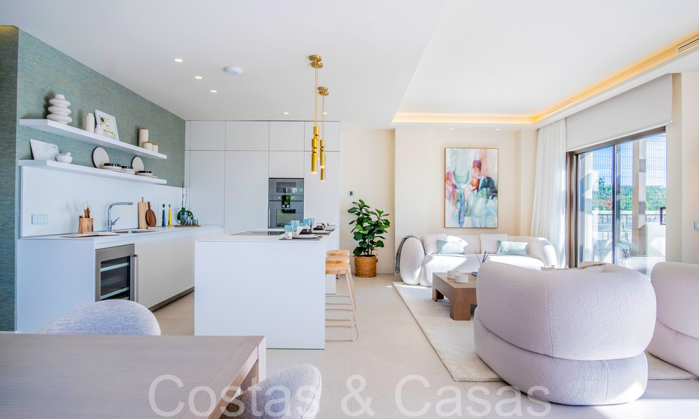 Nueva villa de lujo en primera línea de playa en venta en un exclusivo complejo, New Golden Mile, Marbella 69854