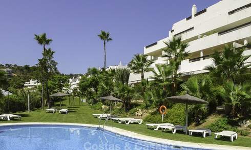 Atractivo apartamento moderno con vistas al mar a la venta, en un complejo cerrado de calidad, Benahavis, Marbella 16496