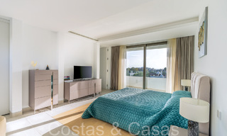 Villa de lujo ultramoderna, lista para entrar a vivir, en venta con vistas al mar en Marbella - Benahavis 68148 