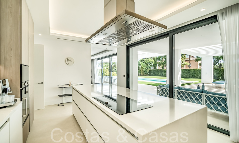 Lista para entrar a vivir, nueva villa moderna en venta en un resort de golf de cinco estrellas en Marbella - Benahavis 71752