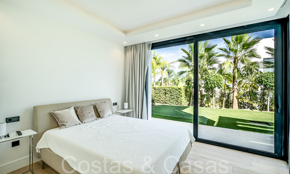 Lista para entrar a vivir, nueva villa moderna en venta en un resort de golf de cinco estrellas en Marbella - Benahavis 71755