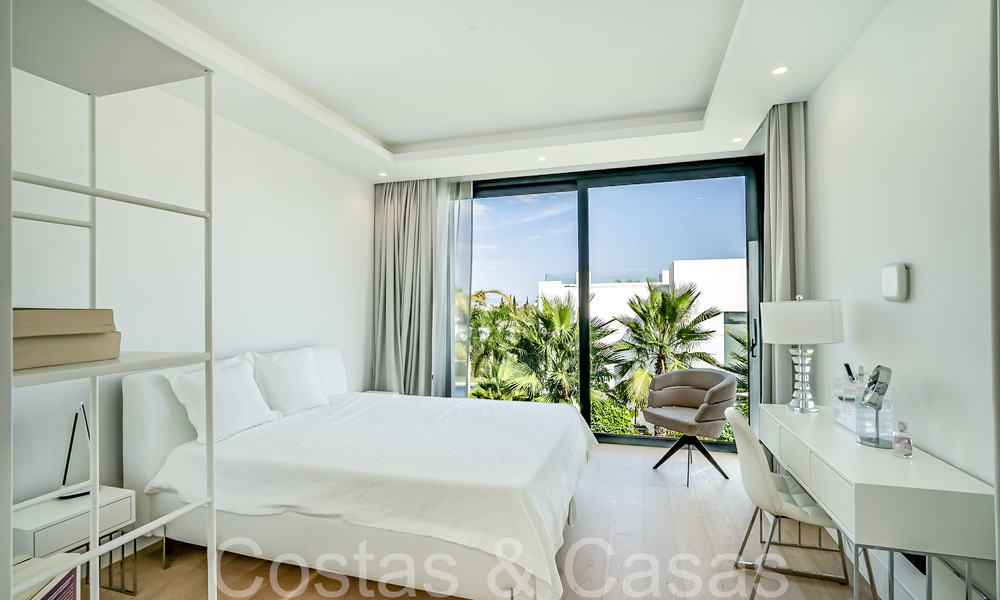 Lista para entrar a vivir, nueva villa moderna en venta en un resort de golf de cinco estrellas en Marbella - Benahavis 71758