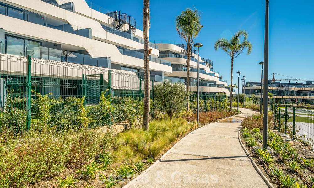 Apartamentos modernos de obra nueva con vistas al mar en venta en Marbella - Estepona 74501