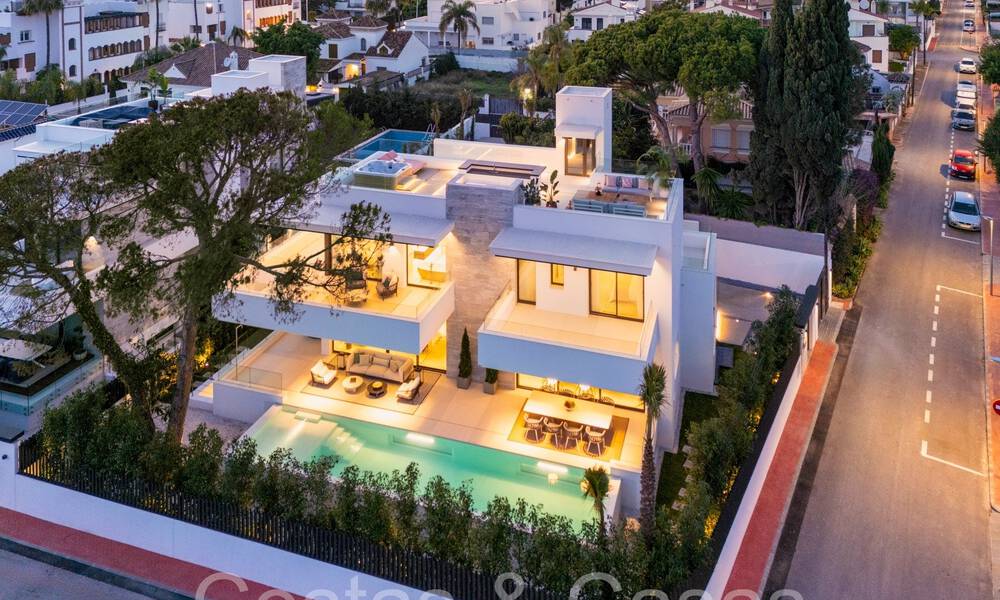 Moderna villa de nueva construcción en venta a poca distancia de la playa en San Pedro de Alcántara, Marbella 71265