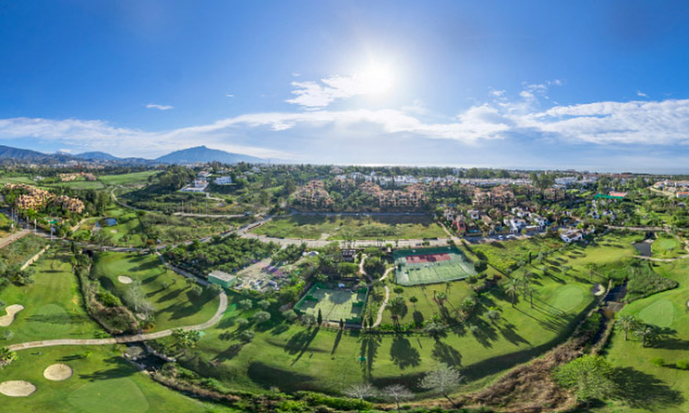 Villas de lujo contemporáneas en venta a poca distancia de un prominente club de golf, en la Nueva Milla de Oro entre Marbella y Estepona 69253