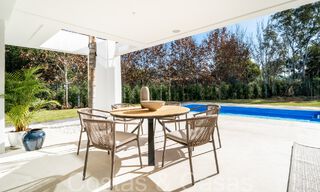 Villas de lujo contemporáneas en venta a poca distancia de un prominente club de golf, en la Nueva Milla de Oro entre Marbella y Estepona 69275 