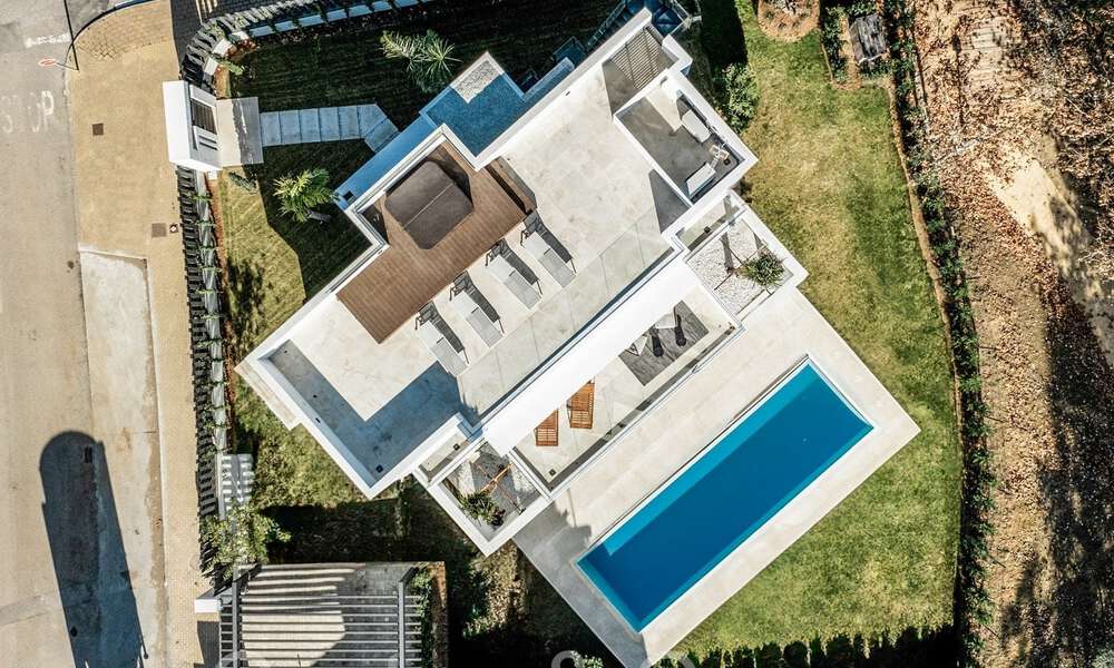 Villas de lujo contemporáneas en venta a poca distancia de un prominente club de golf, en la Nueva Milla de Oro entre Marbella y Estepona 69284