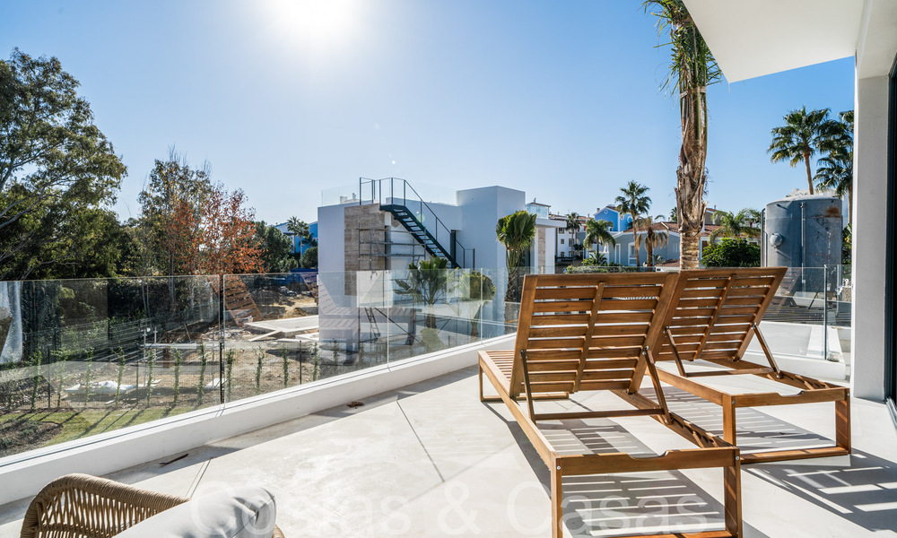 Villas de lujo contemporáneas en venta a poca distancia de un prominente club de golf, en la Nueva Milla de Oro entre Marbella y Estepona 69288