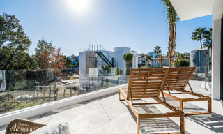 Villas de lujo contemporáneas en venta a poca distancia de un prominente club de golf, en la Nueva Milla de Oro entre Marbella y Estepona 69288 