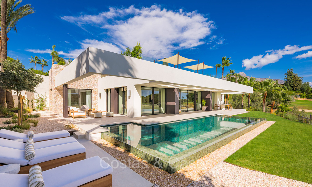 Nueva y ultramoderna villa de lujo en venta con diseño arquitectónico, en primera línea de golf de Los Naranjos en Nueva Andalucía, Marbella 73099