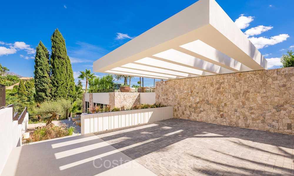 Nueva y ultramoderna villa de lujo en venta con diseño arquitectónico, en primera línea de golf de Los Naranjos en Nueva Andalucía, Marbella 73103