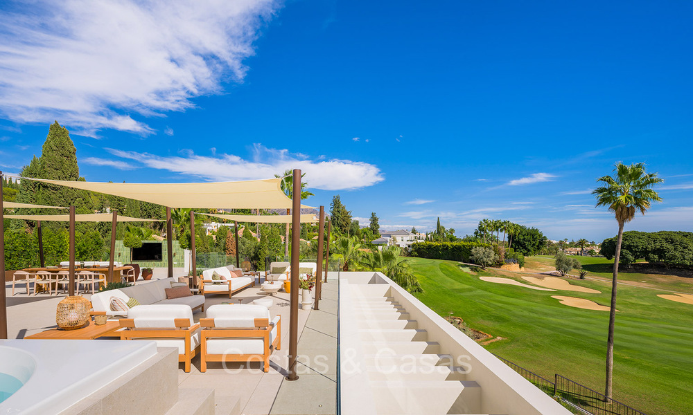 Nueva y ultramoderna villa de lujo en venta con diseño arquitectónico, en primera línea de golf de Los Naranjos en Nueva Andalucía, Marbella 73111