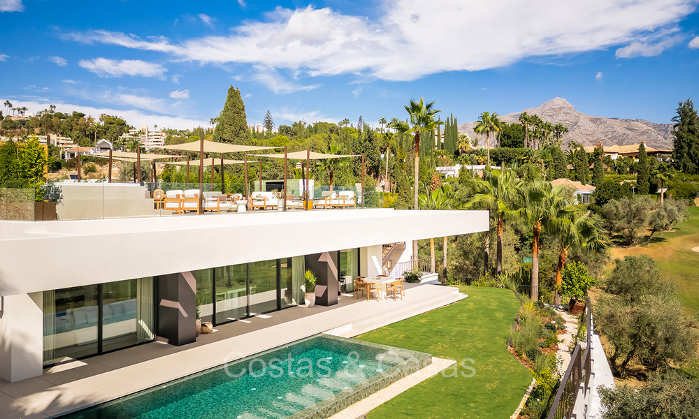 Nueva y ultramoderna villa de lujo en venta con diseño arquitectónico, en primera línea de golf de Los Naranjos en Nueva Andalucía, Marbella 73122