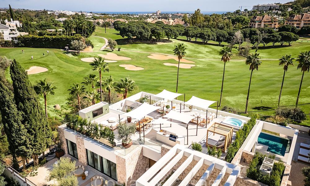 Nueva y ultramoderna villa de lujo en venta con diseño arquitectónico, en primera línea de golf de Los Naranjos en Nueva Andalucía, Marbella 73123