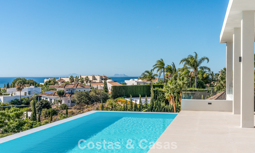 Exclusiva villa de diseño con vistas panorámicas al mar en venta en un resort de golf de cinco estrellas en Marbella - Benahavis 74793