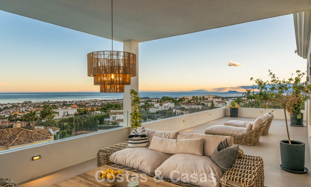 Exclusiva villa de diseño con vistas panorámicas al mar en venta en un resort de golf de cinco estrellas en Marbella - Benahavis 74805