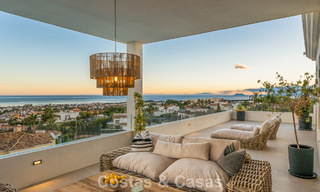 Exclusiva villa de diseño con vistas panorámicas al mar en venta en un resort de golf de cinco estrellas en Marbella - Benahavis 74805 