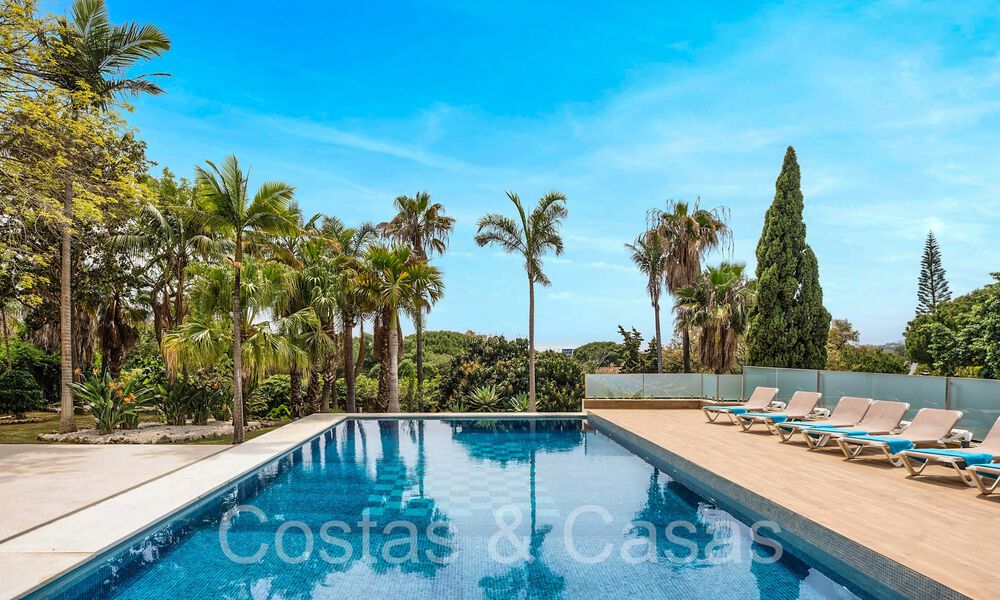 Espaciosa villa de lujo en venta con amplio jardín privado al este de Marbella centro 68888