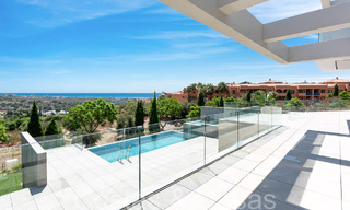 Nueva villa de diseño modernista en venta con impresionantes vistas al mar en prestigioso resort de golf en Marbella - Benahavis 68471 