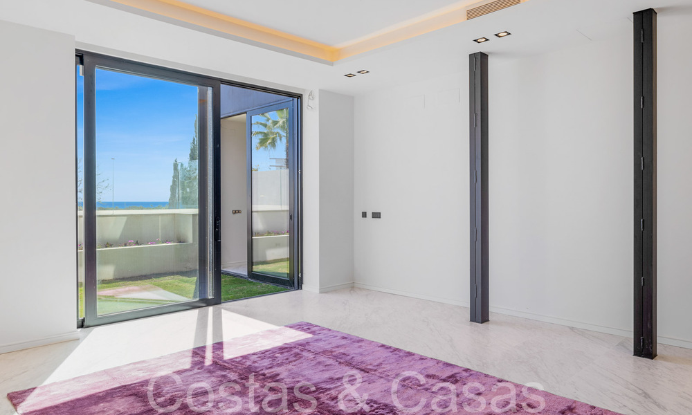 Nueva villa de diseño modernista en venta con impresionantes vistas al mar en prestigioso resort de golf en Marbella - Benahavis 68491