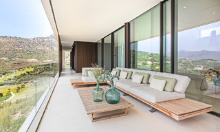 Villa de lujo ultramoderna en venta en primera línea de golf en el prestigioso Marbella Club Golf Resort en Benahavis 56136 