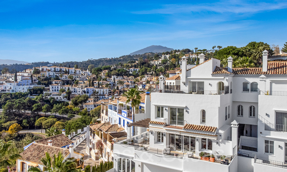 Ático en venta con vistas panorámicas al mar en las colinas de Marbella - Benahavis 67394