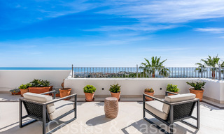 Ático en venta con vistas panorámicas al mar en las colinas de Marbella - Benahavis 67398 