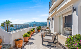 Ático en venta con vistas panorámicas al mar en las colinas de Marbella - Benahavis 67404 