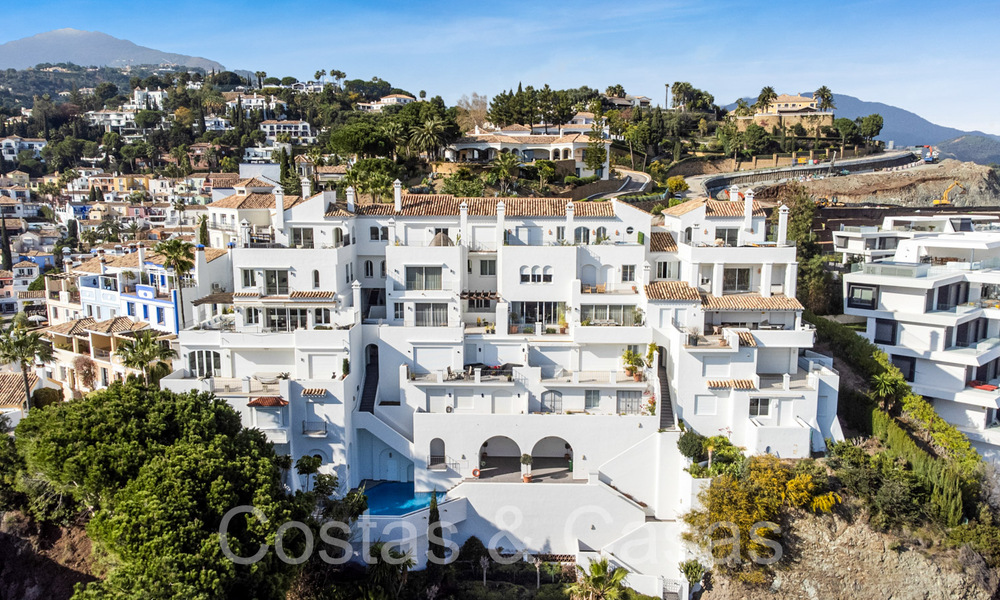 Ático en venta con vistas panorámicas al mar en las colinas de Marbella - Benahavis 67405