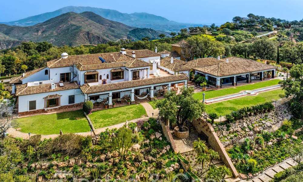 Gran finca andaluza en venta en una parcela elevada de 5 hectáreas en las colinas del este de Marbella 67553