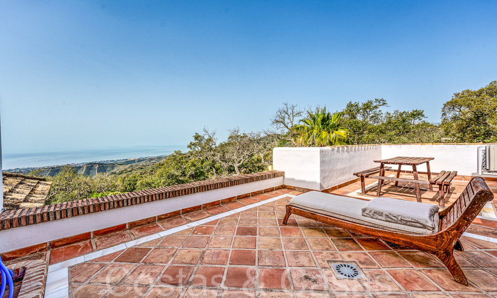 Gran finca andaluza en venta en una parcela elevada de 5 hectáreas en las colinas del este de Marbella 67600