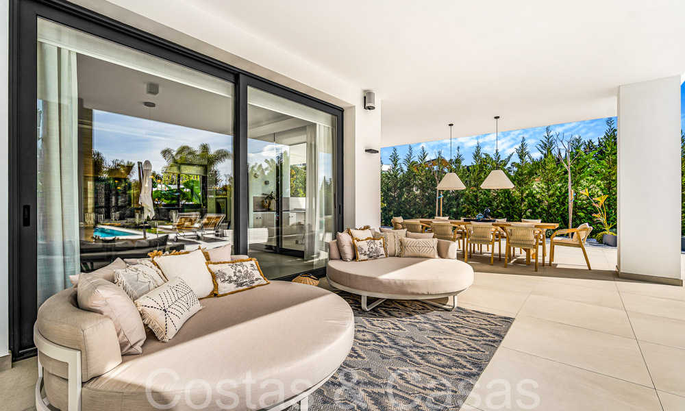 Villa modernista de lujo en venta en una exclusiva zona residencial cerrada en la Milla de Oro de Marbella 67682