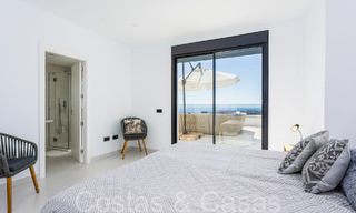 Listo para entrar a vivir, espacioso ático con vistas panorámicas al mar en venta en las colinas de Estepona, cerca del centro 67525 