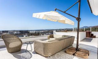 Listo para entrar a vivir, espacioso ático con vistas panorámicas al mar en venta en las colinas de Estepona, cerca del centro 67528 