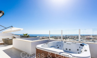 Listo para entrar a vivir, espacioso ático con vistas panorámicas al mar en venta en las colinas de Estepona, cerca del centro 67531 