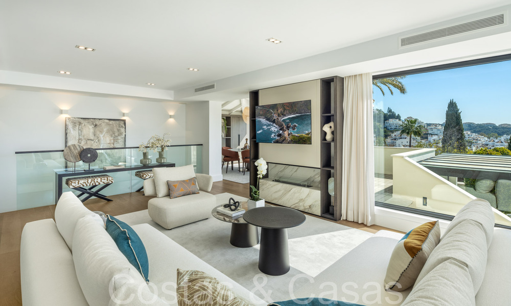 Villa de lujo elegantemente renovada con vistas al mar en venta en el valle del golf de Nueva Andalucía, Marbella 67749