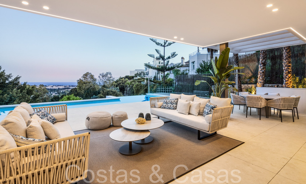 Lista para entrar a vivir, villa de lujo moderna con vistas despejadas al mar en venta, ubicada en La Quinta, Marbella - Benahavis 67777