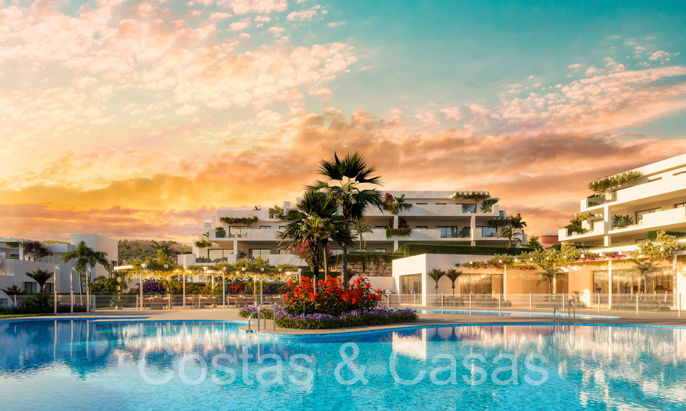 Apartamentos contemporáneos en primera línea de golf en un nuevo complejo en Casares, Costa del Sol 67855