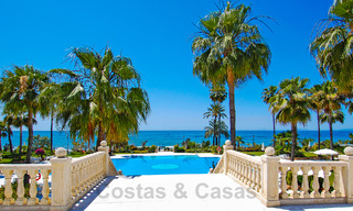 Sofisticado apartamento reformado en venta en Las Dunas Park, un exclusivo resort de playa entre Marbella y Estepona 67968 