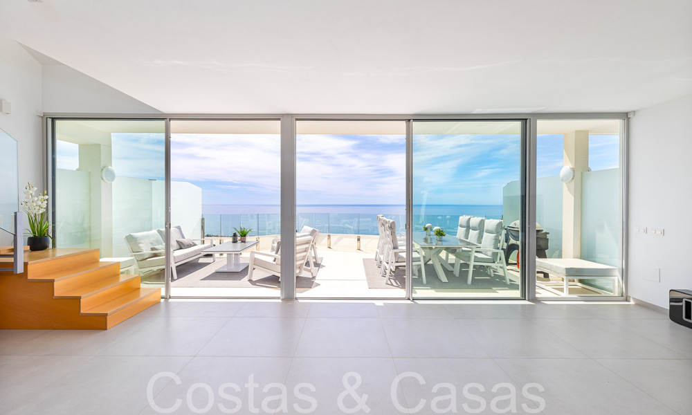 Lujoso y moderno ático dúplex con vistas panorámicas al mar en venta en Benalmádena, Costa del Sol 68011