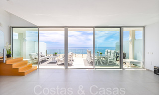 Lujoso y moderno ático dúplex con vistas panorámicas al mar en venta en Benalmádena, Costa del Sol 68011 