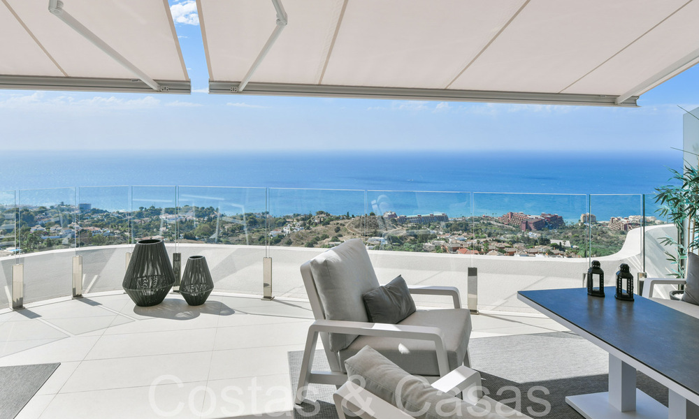 Lujoso y moderno ático dúplex con vistas panorámicas al mar en venta en Benalmádena, Costa del Sol 68016